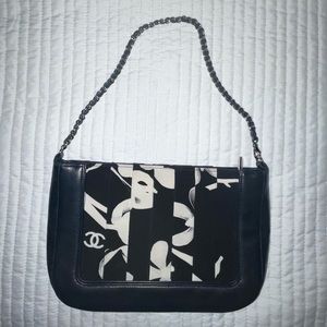 Vintage Chanel shoulder bag
